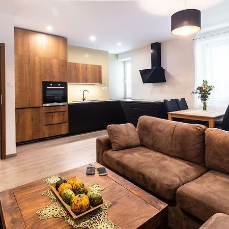 Newly Renovated, Full Equipped And Quiet Apartment Trnava Luaran gambar
