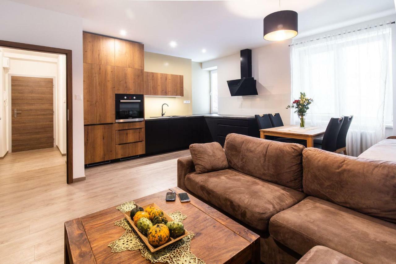 Newly Renovated, Full Equipped And Quiet Apartment Trnava Luaran gambar
